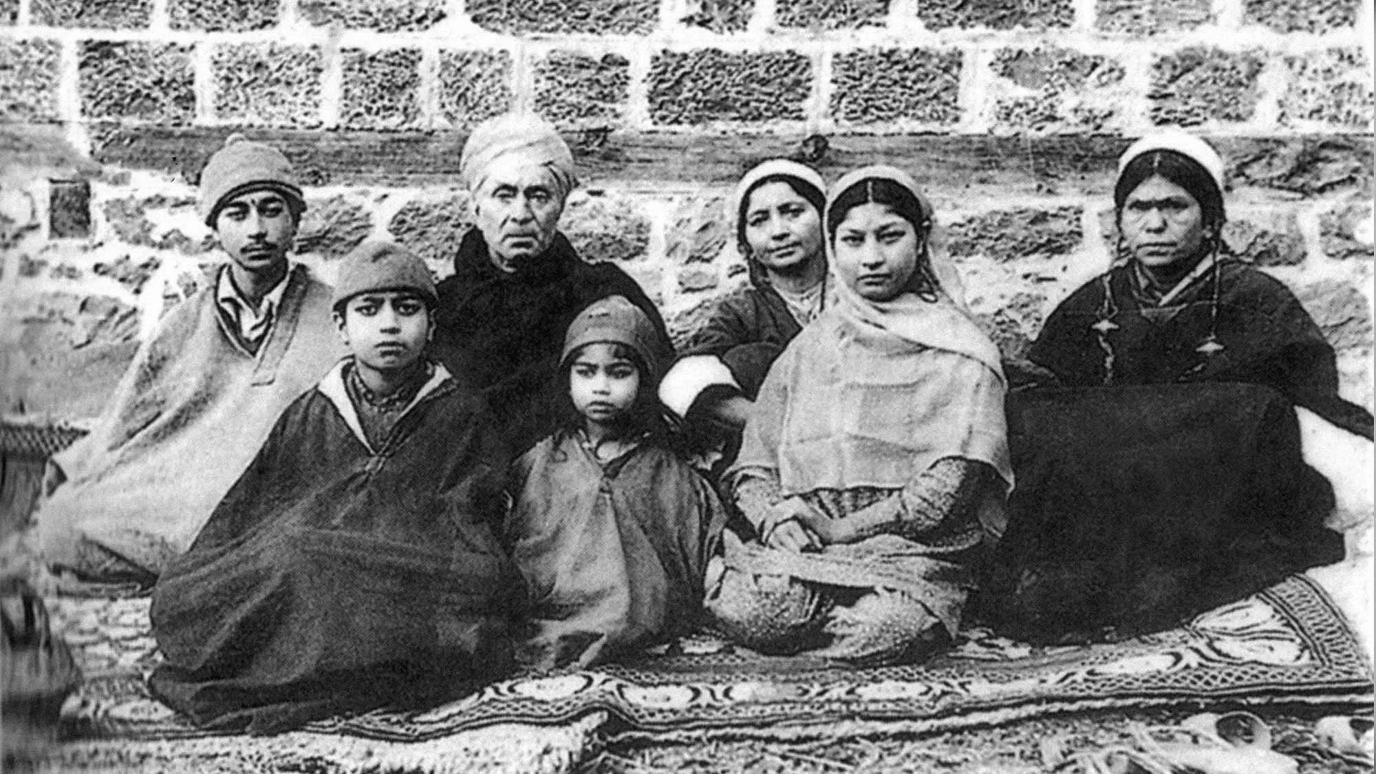 Why didn’t the Kashmiri Hindus fight the Islamists?