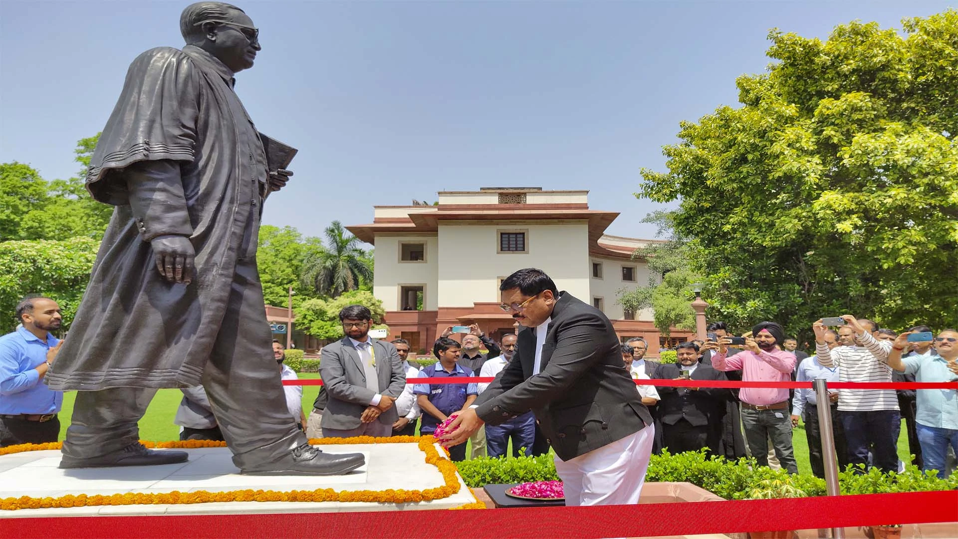 न्याय का दोहरा चरित्र