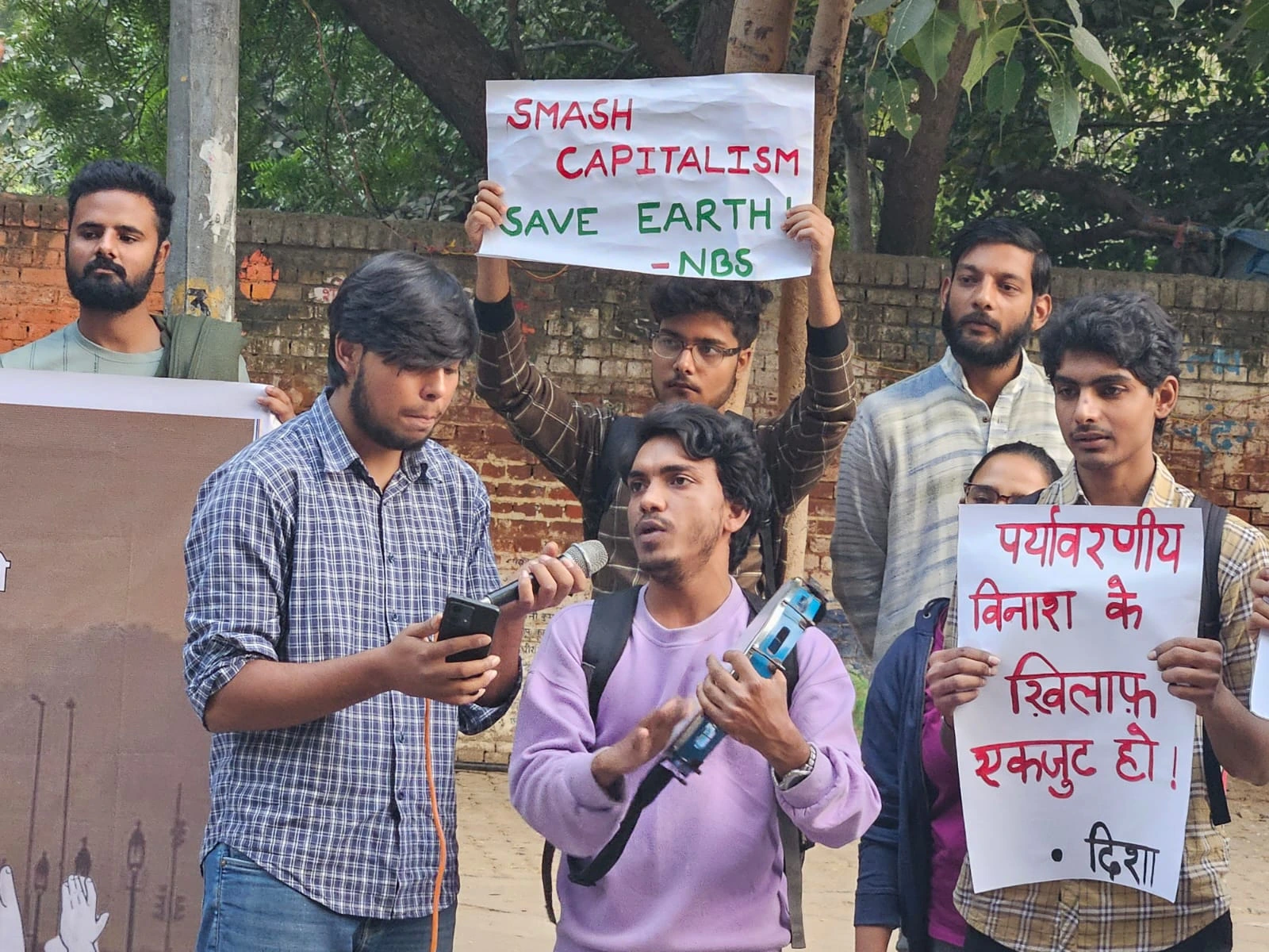 धुंआ-धुंआ एक्टिविज़्म